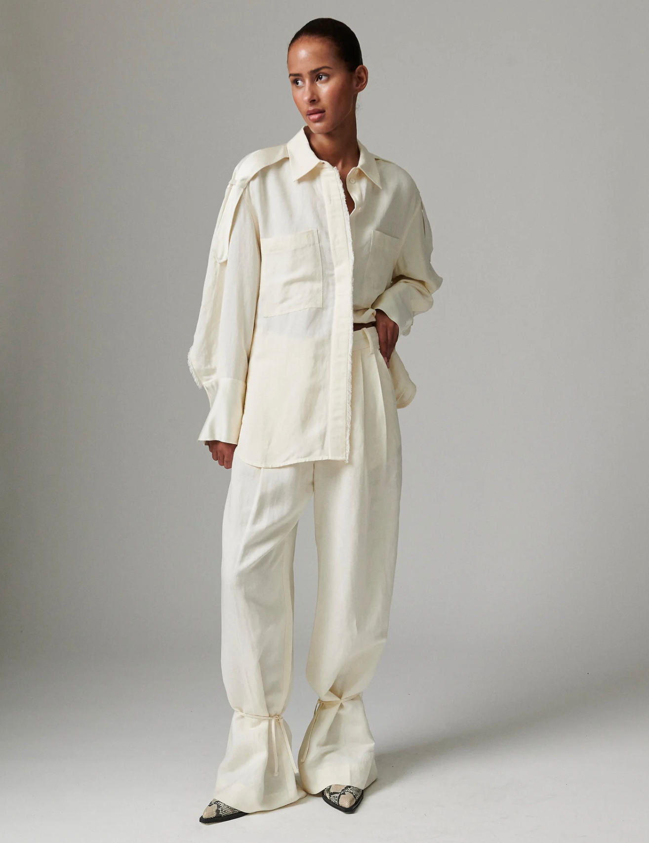 Norma - Contrast Linen Bluser